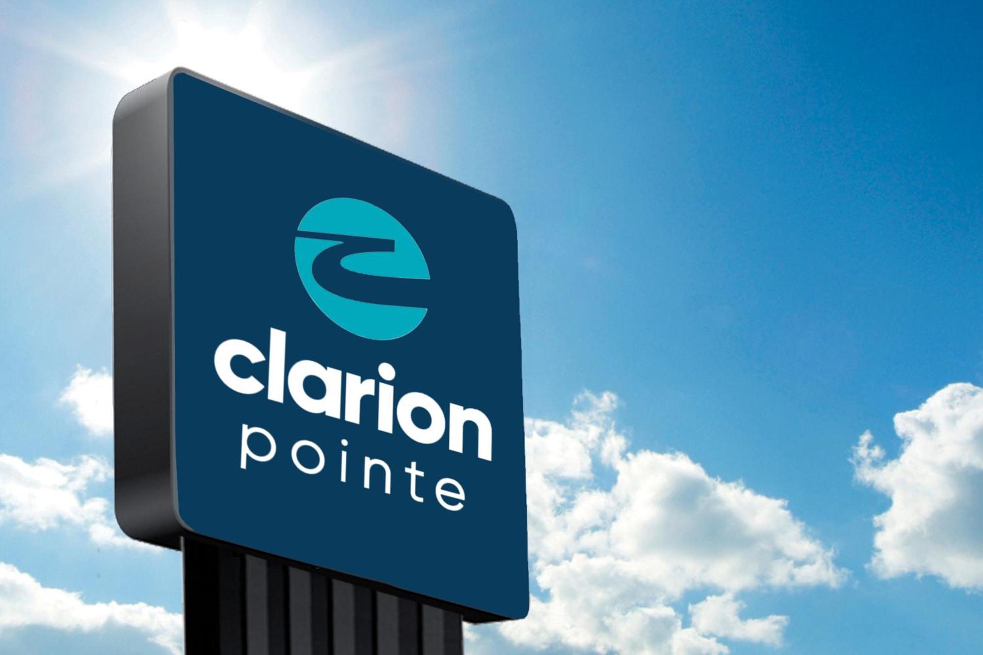 Clarion Pointe Hotel Fort Worth Exterior photo