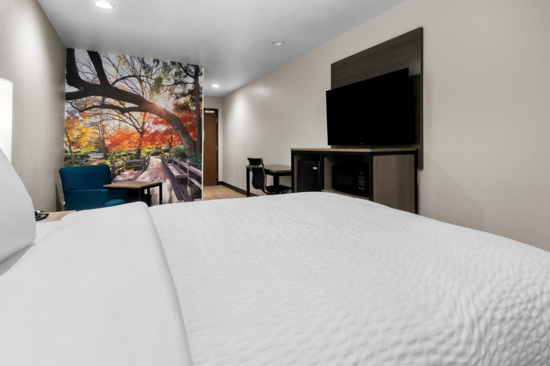 Clarion Pointe Hotel Fort Worth Exterior photo