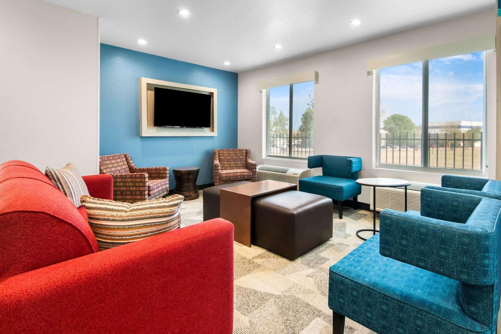 Clarion Pointe Hotel Fort Worth Exterior photo