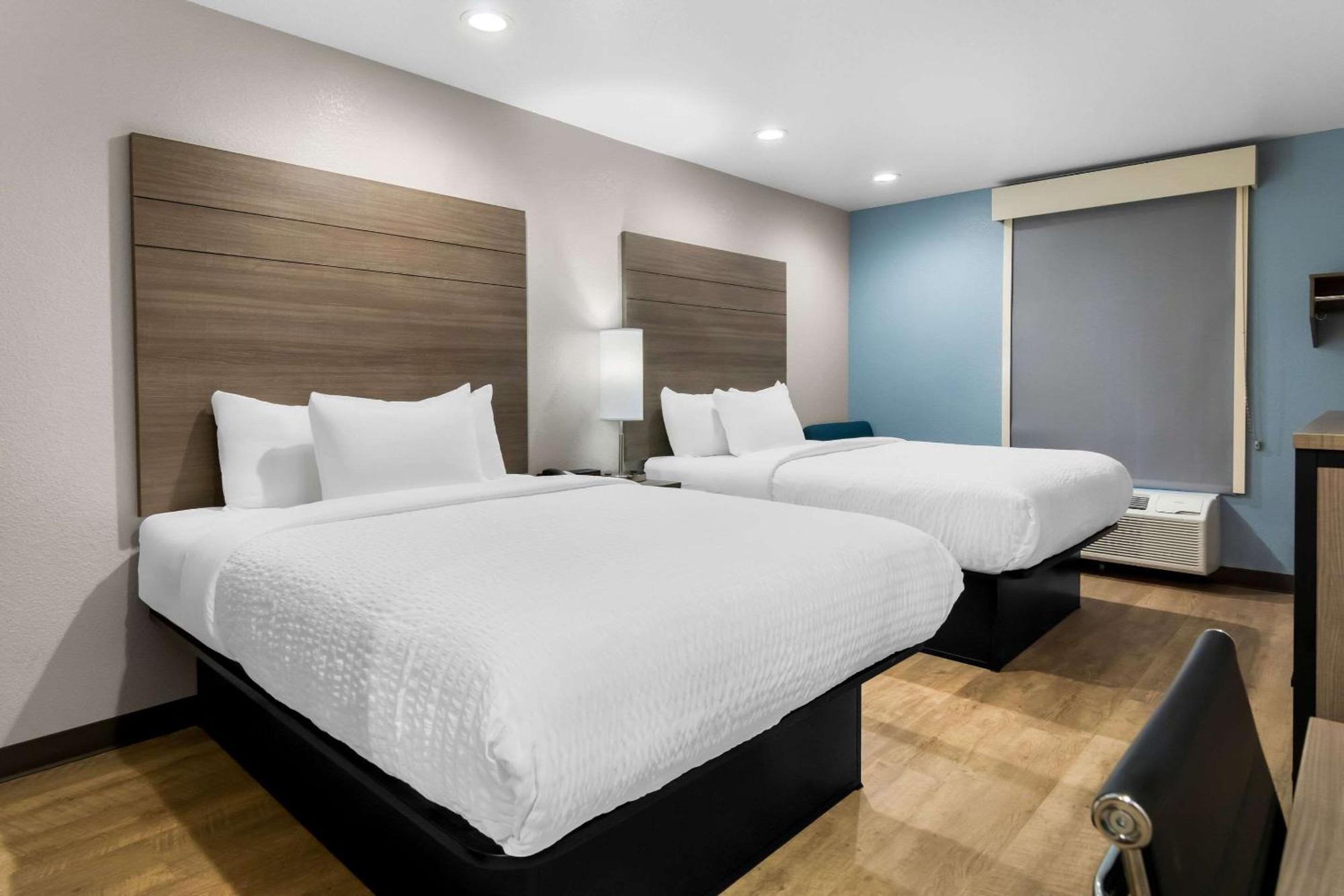 Clarion Pointe Hotel Fort Worth Exterior photo